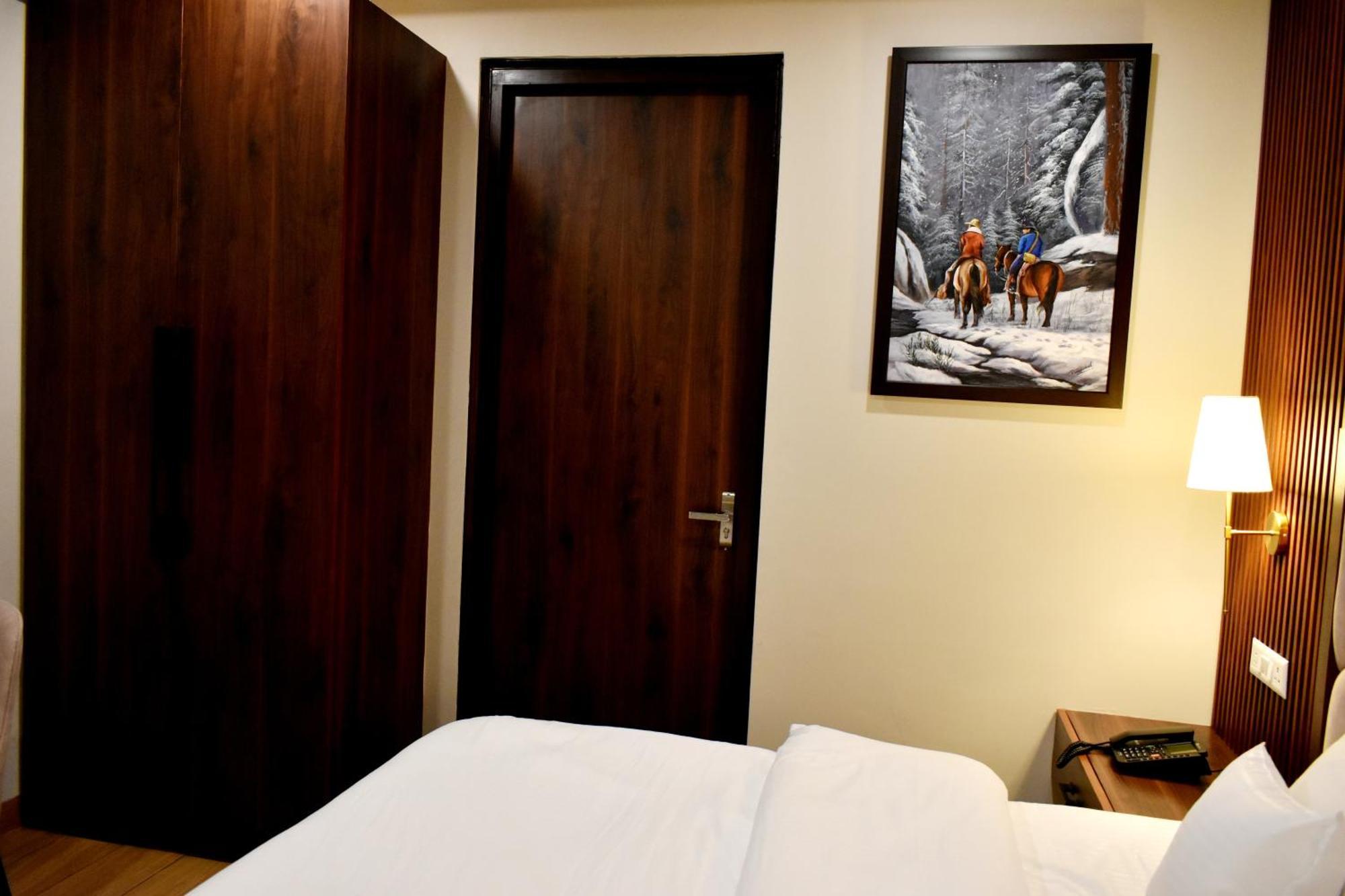 Rega Manivedya The Jungle Trail Resort Mukteshwar Exteriör bild
