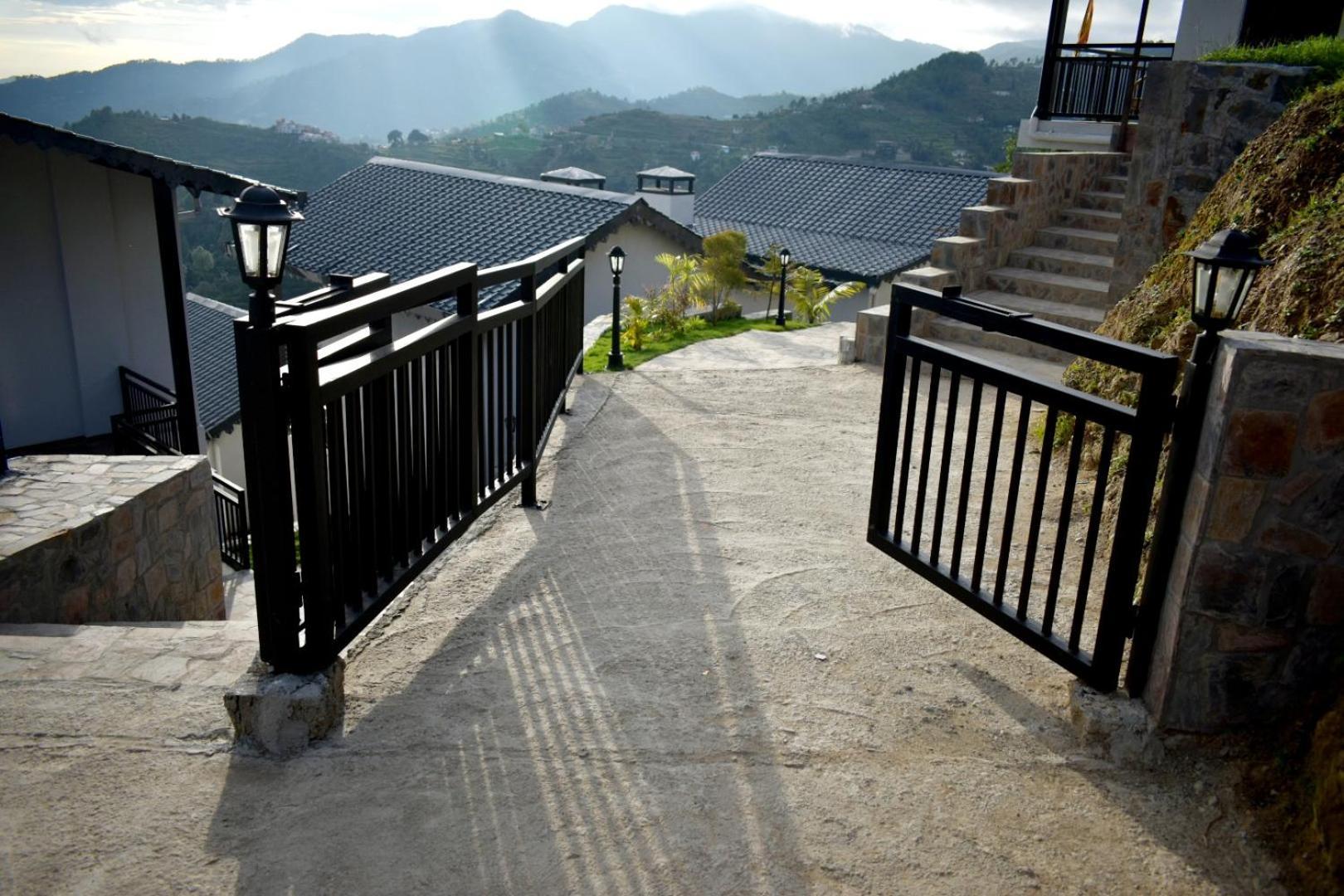 Rega Manivedya The Jungle Trail Resort Mukteshwar Exteriör bild